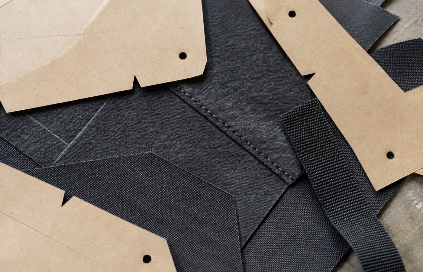 600D polyester or 420D nylon: choosing the face fabric